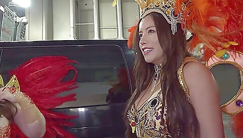 ハロウィンに現れた露出狂美女のHカップがヤバい ハロウィンに現れた露出狂美女のHカップがヤバい