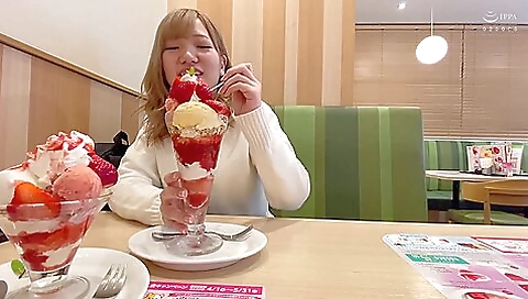 めちゃ可愛い金髪エロギャル女子が中年チンポを咥えてイチャラブセックス めちゃ可愛い金髪エロギャル女子が中年チンポを咥えてイチャラブセックス