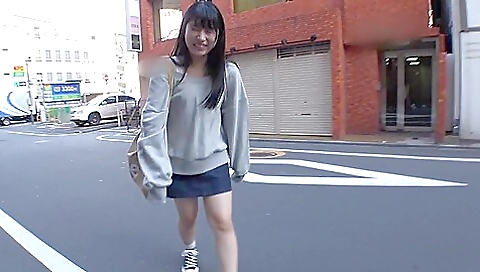 素人の美人終えさんをバックでハメまくり！パイパンボディにハードファック